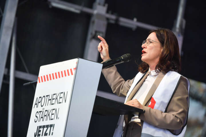 9 Dr. Nicola Buhlinger-Göpfahrt Vorsitzende des Hausärzteverbands Baden-Württemberg