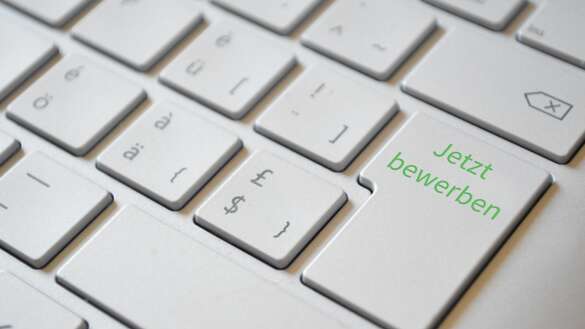 athree23-apply-online-3685413 1280